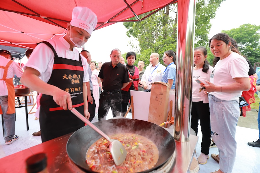 江西大余：“鹅王争霸赛”鸣锣开赛